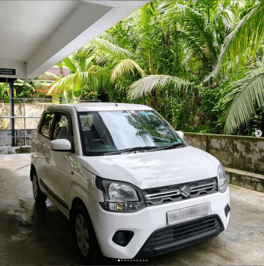 2020 Maruti Suzuki WagonR VXI AMT (1/3)