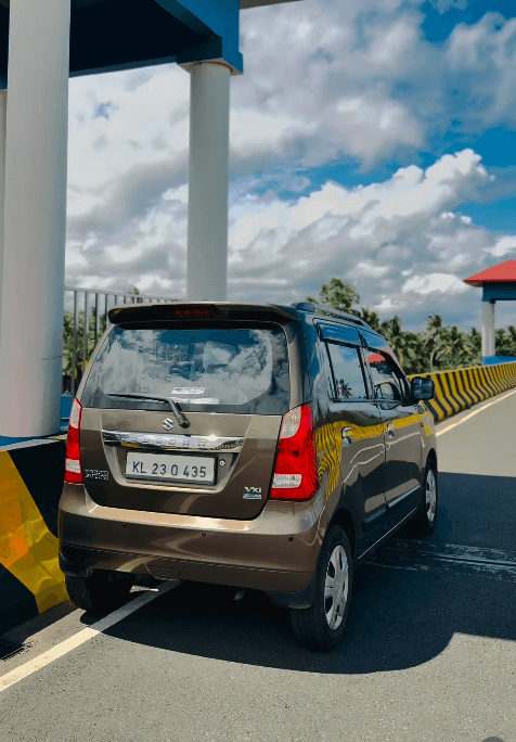 2018 Maruti Suzuki WagonR VXI Automatic (1/2)