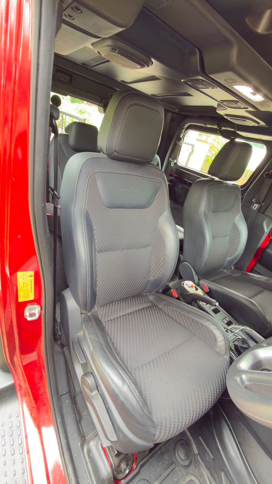 2023 Mahindra Thar LX 4WD AT (6/8)