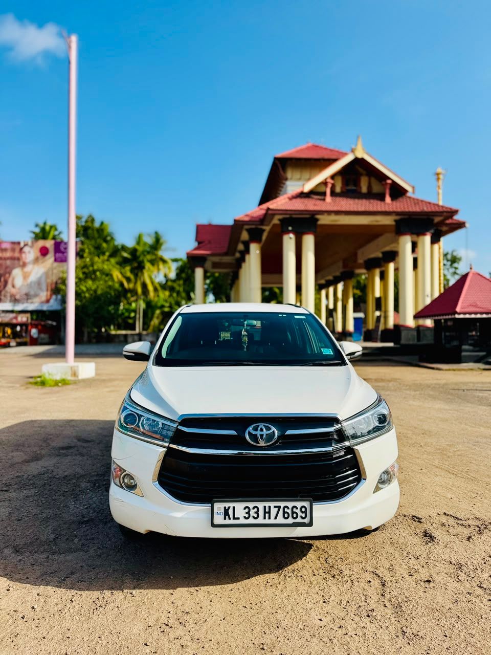 2016 Toyota Innova Crysta V 2.4 (2/10)