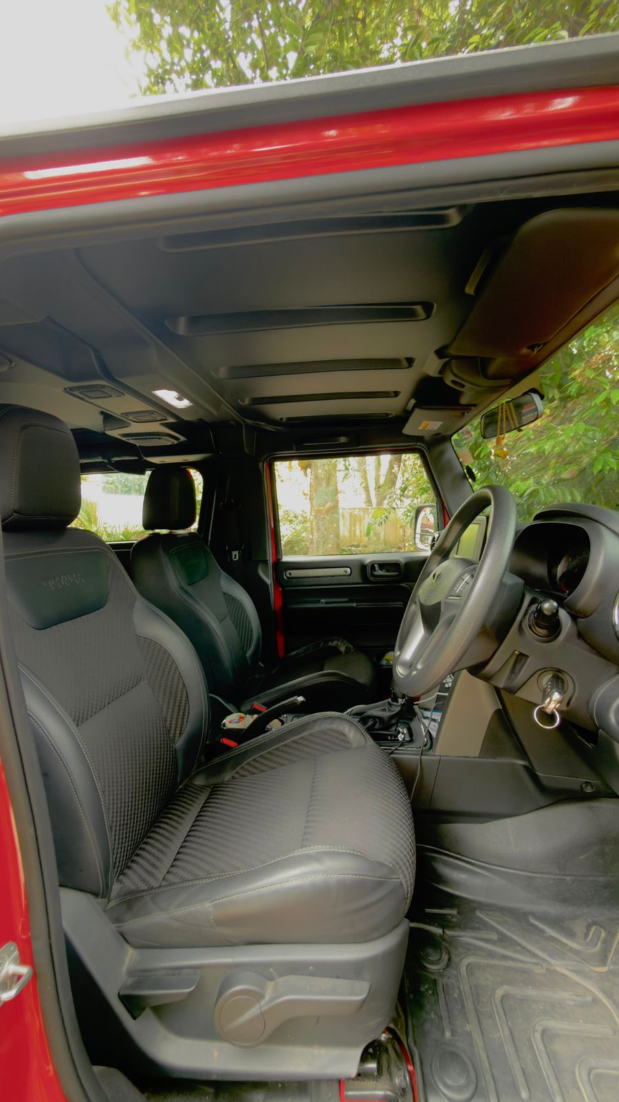 2023 Mahindra Thar LX 4WD AT (7/8)