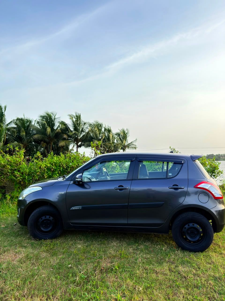 2014 Maruti Suzuki Swift VDI ABS (4/7)